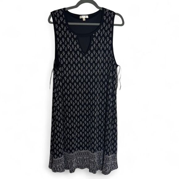 Nine Britton Black and White Flowy Ribbed Dress. Work Casual Sleeveless Comfort - Picture 1 of 5
